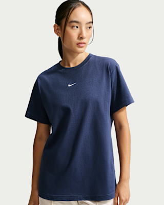 Nike Sportswear Classic Women's Oversized T-Shirt. Nike.com